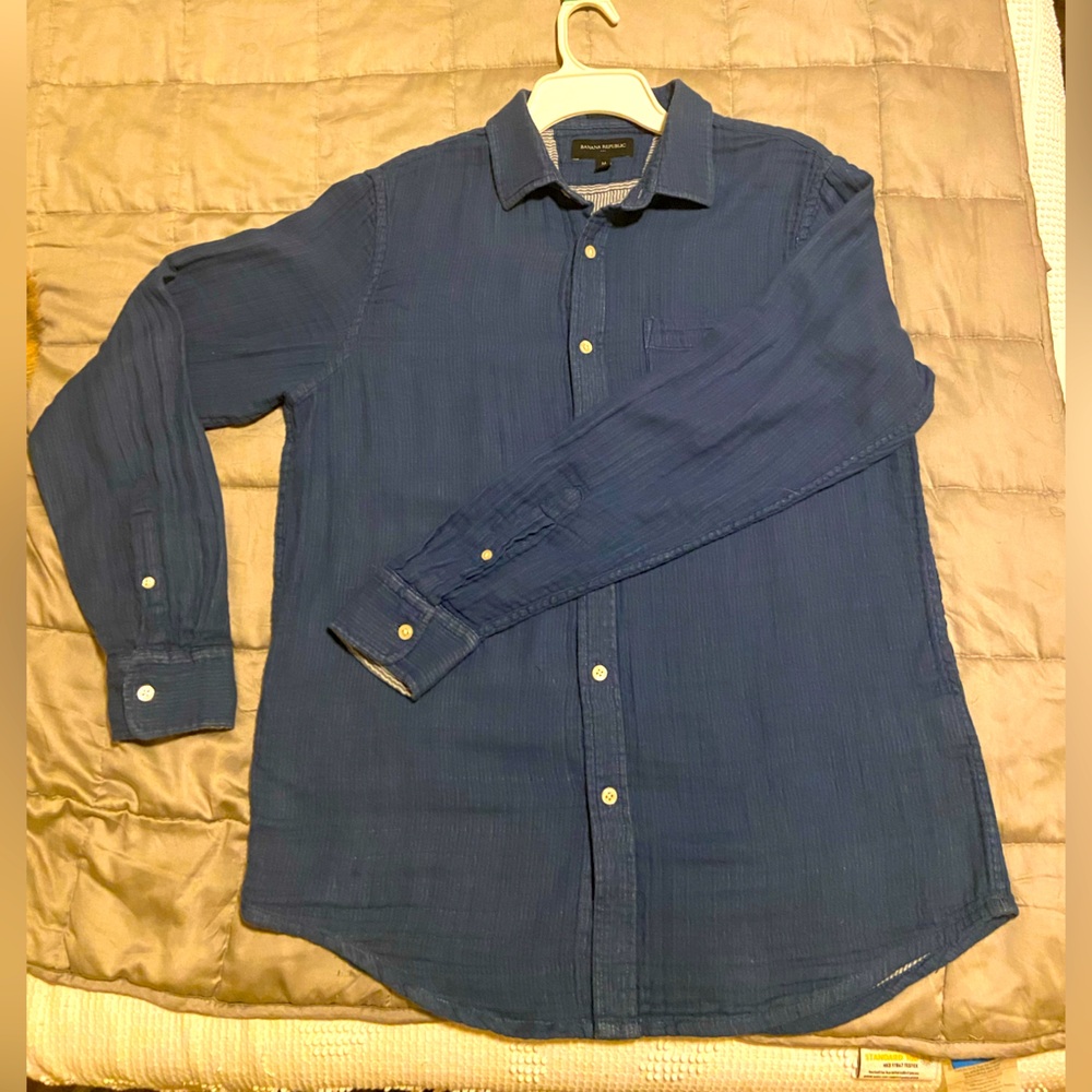 Banana Republic Men’s Standard Fit Button-Down Shirt, Dark Sky Blue, Medium